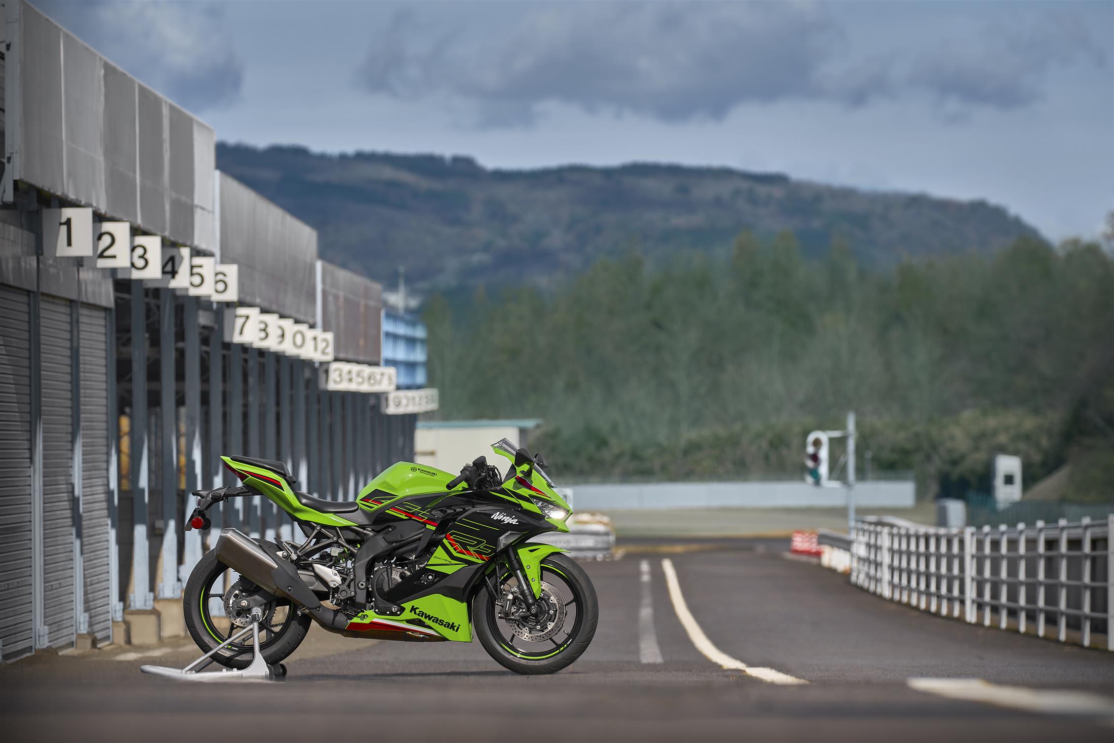 New 2024 Ninja ZX-4RR due in September - Aylesbury Kawasaki